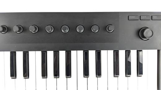 Store Special Product - NATIVE - MICRO SIZED 32 KEY CONTROLLER