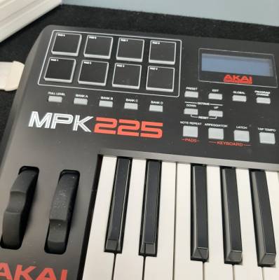 Store Special Product - Akai - MPK225